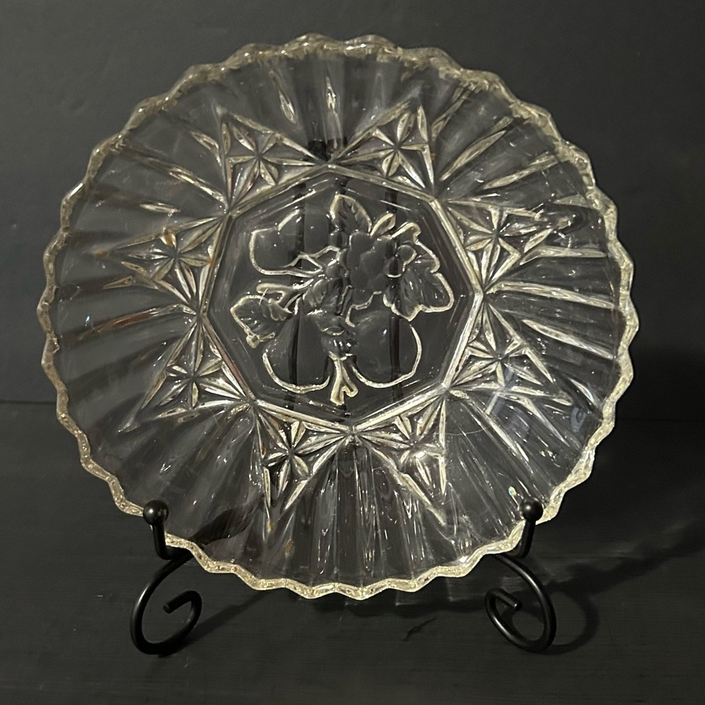 Vintage 1940’s Federal Indian Glass Fruit Bowl, 7.75 In, Crimped Sawtooth Edge